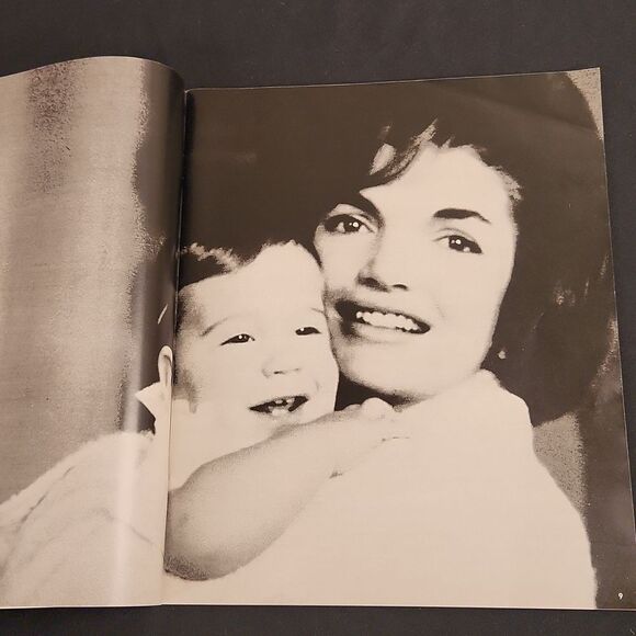 Star 1999 JFK Jr. Touching Tribute Magazine - Picture 6 of 12